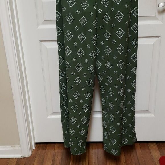 🌹Green and White Jumpsuit sz L - Picture 8 of 8